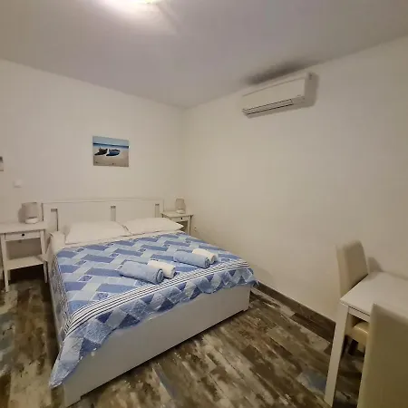 Andelka بول